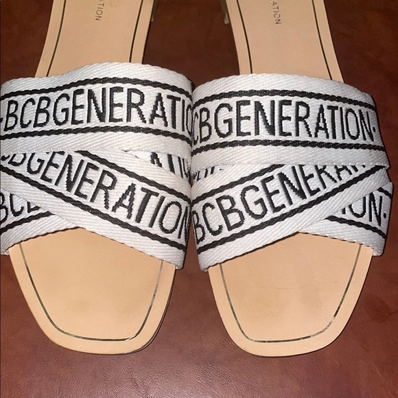 BCBGeneration Black and White Sandals with Geometric Pattern - Picture 5 of 5